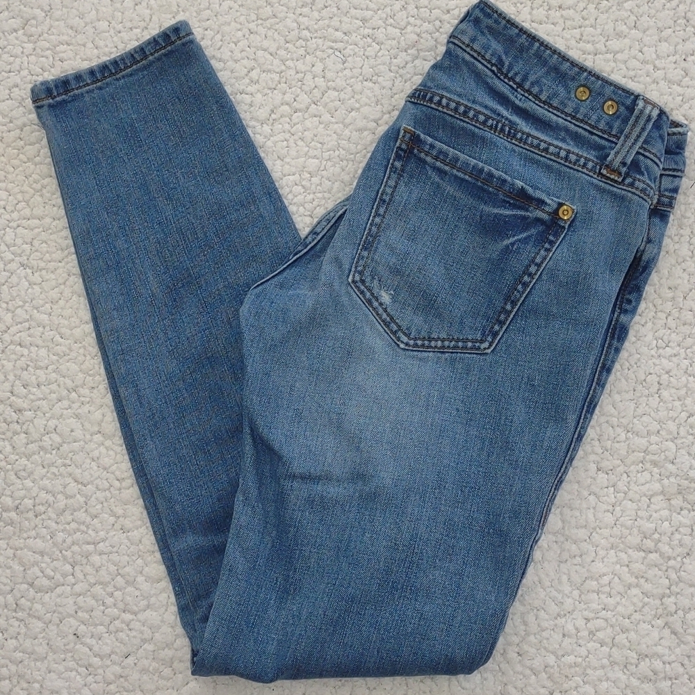 CAbi 319 Ruby Mid Rise Slim Jeans Size 2